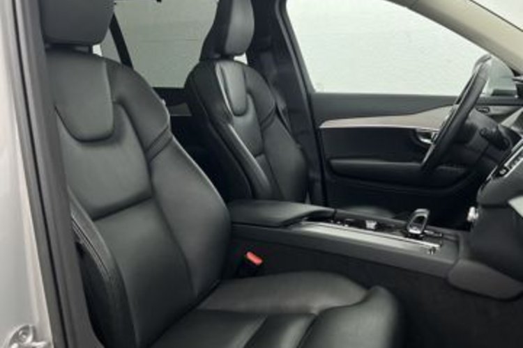 Volvo XC90 XC90 B5 D AWD Plus Bright 7SITZ+PANO+AHK+360+H&amp;K