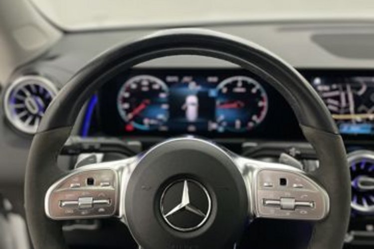 Mercedes-Benz GLB 220 GLB 220 d 4M AMG CARBON 7SITZ+PANO+360+KEYLESS+