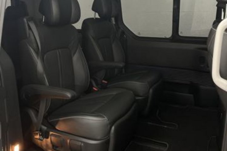 Hyundai STARIA STARIA 2.2 CRDi SIGNATURE AWD 7SITZ+PANO+ACC+