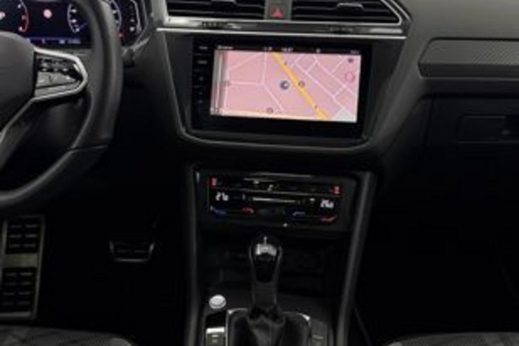 Volkswagen Tiguan Allspace Tiguan Allspace 2.0 TSI 4M R-Line 7SITZ+PANO+AHK