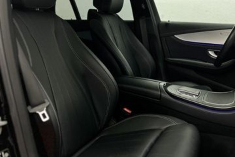 Mercedes-Benz E 300 E 300 d 4M T EXCLUSIVE KAMERA+LED+NAVI+CARPLAY+