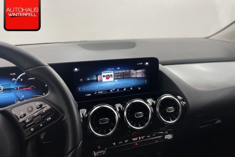 Mercedes-Benz GLA 180 GLA 180 d STYLE LED+KAMERA+MBUX+AUGMENTED+DAB+