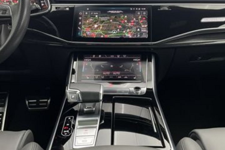Audi Q8 Q8 50 TDI quattro S line PANO+AHK+LUFT+22Z+MEMO+