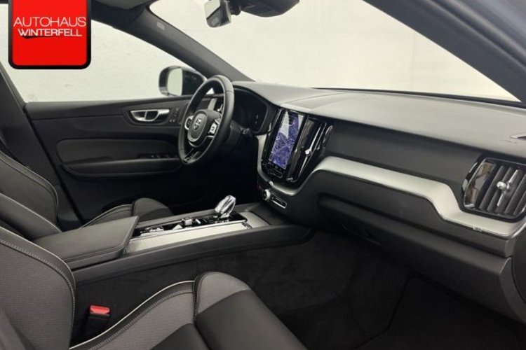 Volvo XC60 XC60 B4 AWD PLUS DARK PANO+AHK+MEMORY+H&amp;K+LED+