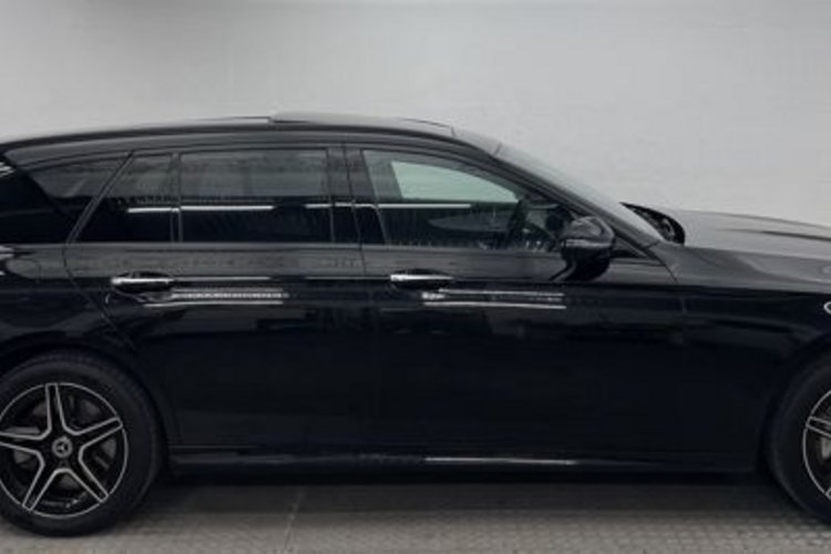 Mercedes-Benz E 300 E 300 de T 4M AMG NIGHT CARBON PANO+AHK+MEMO+