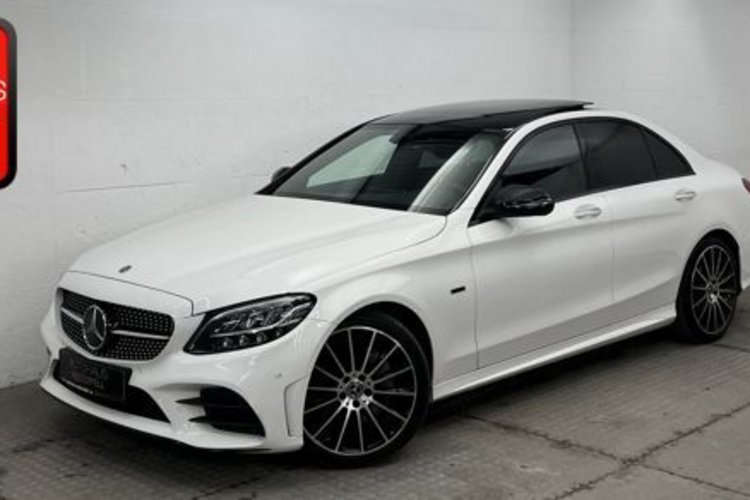 Mercedes-Benz C 300 C 300 e AMG NIGHT PANO+AIRMATIC+KEYLESS+KAMERA+