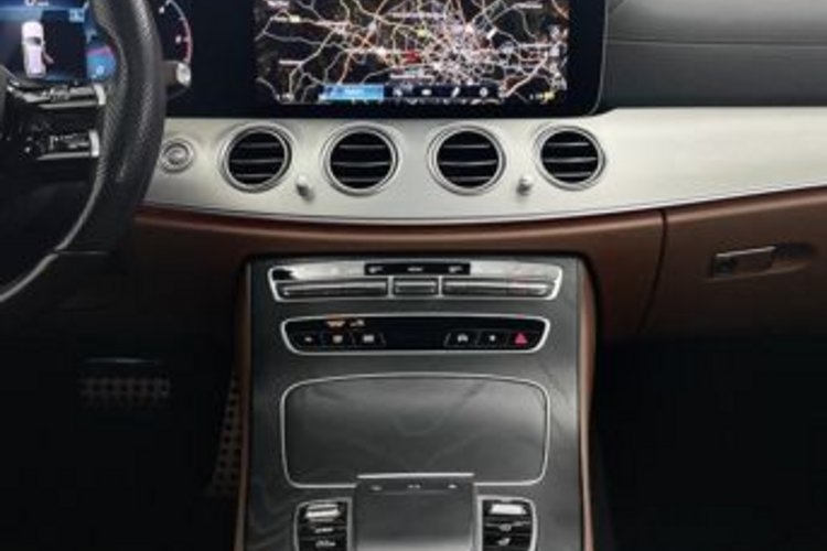 Mercedes-Benz E 400 E 400 d T 4M AMG NIGHT PANO+ABC+KEYLESS+MEMO+HUD
