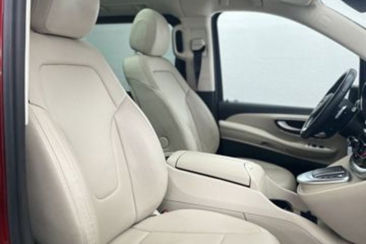 Mercedes-Benz V 300 V 300 d 4M LANG AMG NIGHT 7SITZ+PANO+AHK+STANDH+