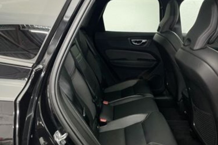 Volvo XC60 XC60 B4 D AWD R-DESIGN PANO+MEMORY+VOLL-LED+KAM