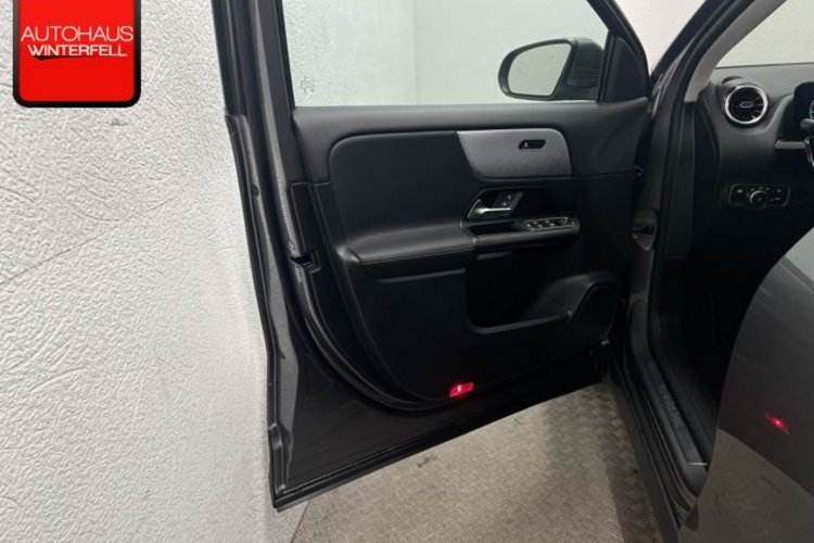 Mercedes-Benz GLA 180 GLA 180 d STYLE LED+KAMERA+MBUX+AUGMENTED+DAB+