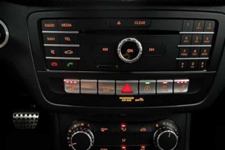 Mercedes-Benz B 180 B 180 AMG LINE LED+PDC+TOTWINKEL+NAVIGATION+