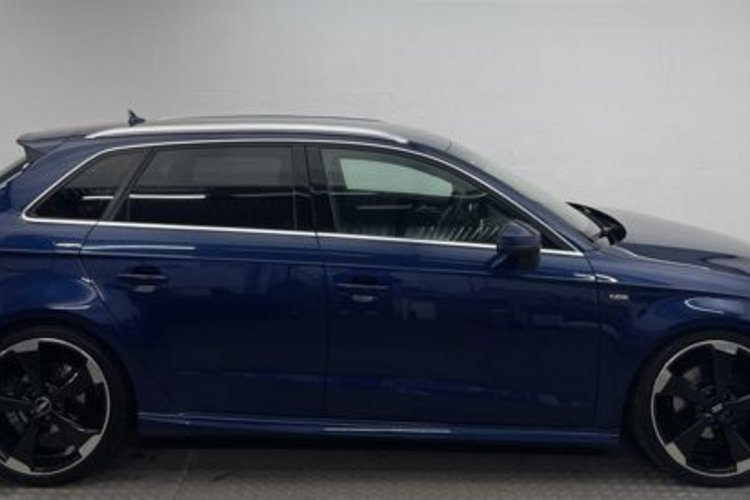 Audi A3 A3 Sportback 1.6 TDI S line ROTOR+KEYLESS+ACC+