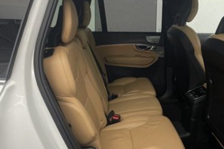 Volvo XC90 XC90 T8 INSCRIPTION RECH AWD 7SITZ+PANO+B&amp;W+AHK+