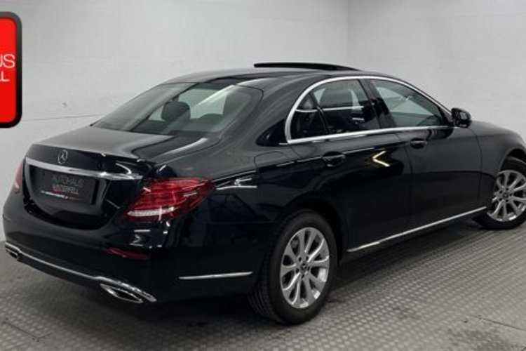 Mercedes-Benz E 220 E 220 d EXCLUSIVE SCHIEBEDACH+360+AHK+LED+3ZONEN