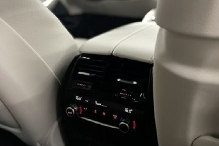 BMW M550 M550 i xDrive LASER+MASSAGE+HUD+H/K+MEMORY+4ZONE