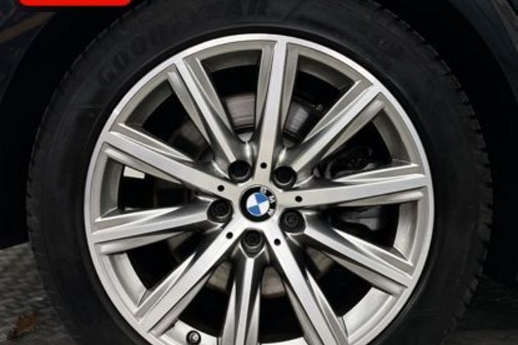 BMW 520 520 d xDrive Sport Line PANO+AHK+STANDHEIZUNG+