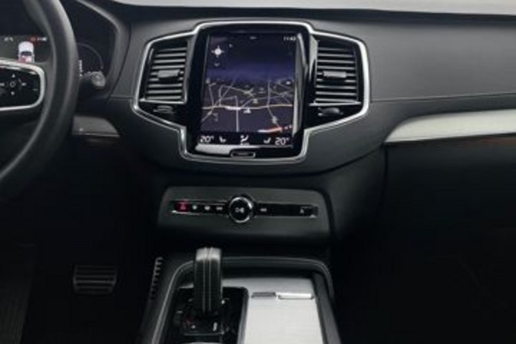 Volvo XC90 XC90 T8 R-DESIGN RECH AWD 7SITZ+PANO+AHK+STANDH+