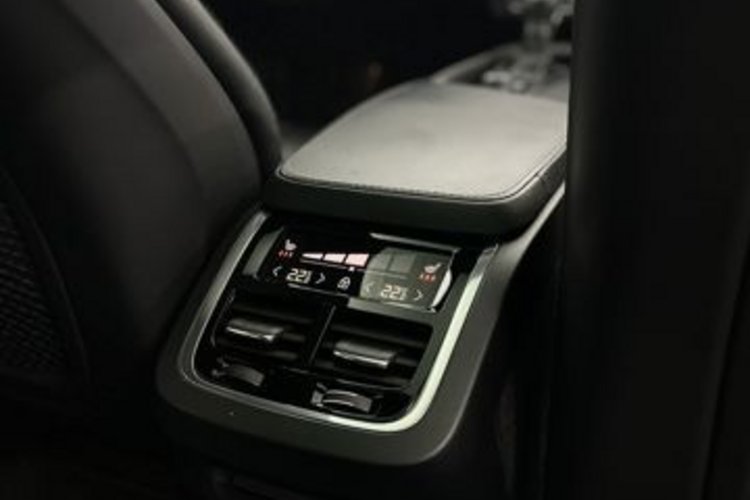 Volvo V90 V90 D4 PANO+AHK+MEMORY+360+HUD+STANDHEIZUNG+