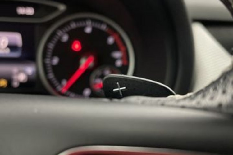 Mercedes-Benz B 180 B 180 d 7G-DCT URBAN AHK+NAVI+KLIMA+SITZHEIZUNG+