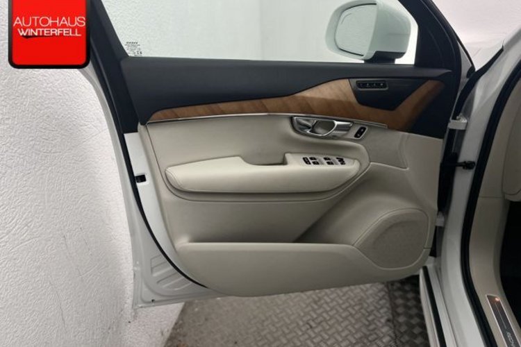 Volvo XC90 XC90 Rech T8 AWD 7SITZ+PANO+AHK+MEMORY+H&amp;K+KAMER
