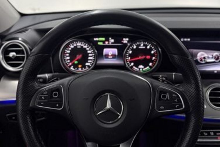 Mercedes-Benz E 350 E 350 e AVANTGARDE MULTIBEAM+COMAND+KAMERA+2ZONE