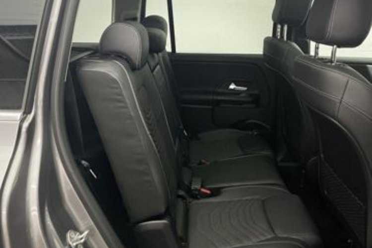 Mercedes-Benz GLB 200 GLB 200 7SITZ+PANO+AHK+MEMO+KAMERA+DISTRONIC+