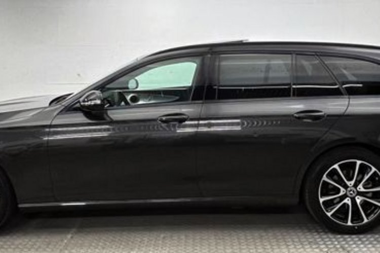 Mercedes-Benz E 200 E 200 T AVANTGARDE NIGHT PANO+MEMORY+KAMERA+LED+