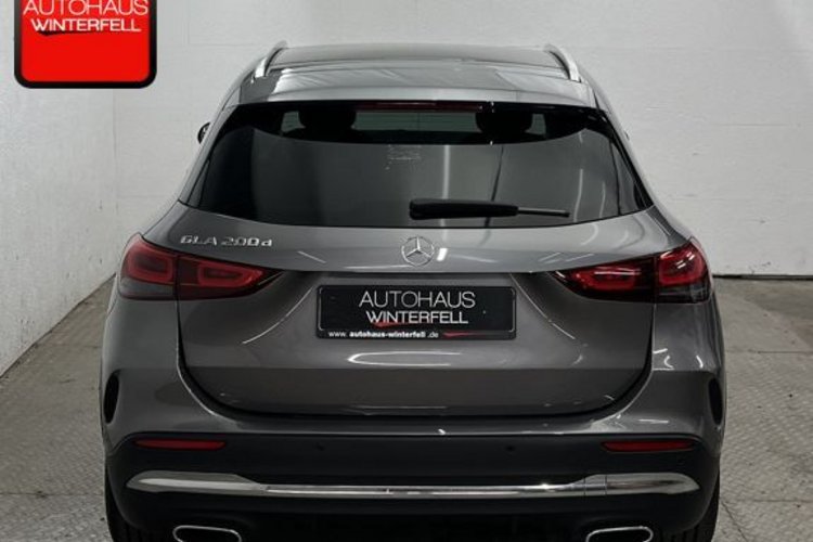 Mercedes-Benz GLA 200 GLA 200 d AMG CARBON PANO+AHK+KAMERA+LED+CARPLAY