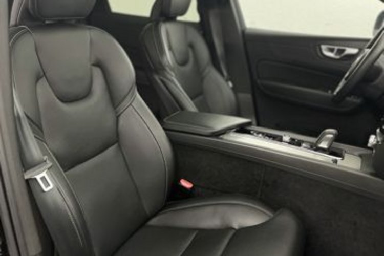 Volvo XC60 XC60 T8 R-DESIGN RECH AWD PANO+360+MEMO+MASSAGE+