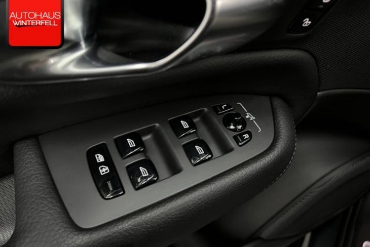 Volvo XC90 XC90 D5 AWD STANDHEIZUNG+KAMERA+KEYLESS+VOLL-LED