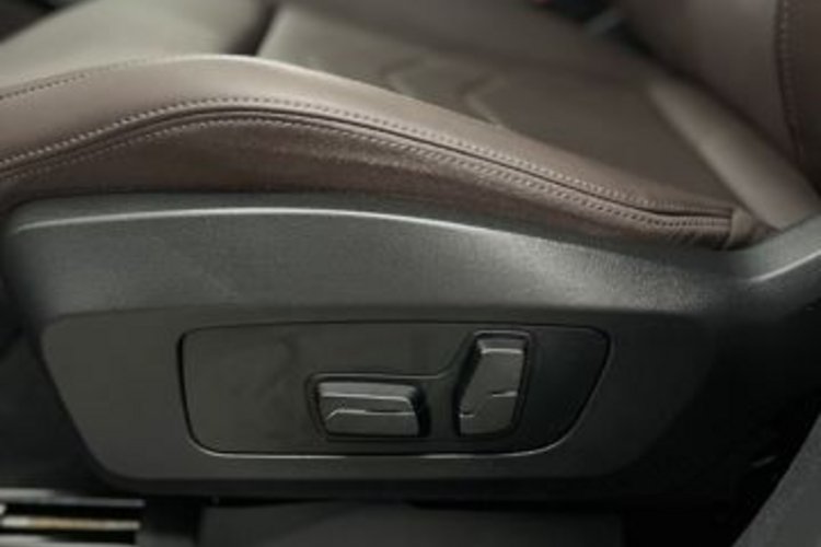 BMW X1 X1 xDrive23d xLine M-LENKRAD+PANO+AHK+MEMO+ACC
