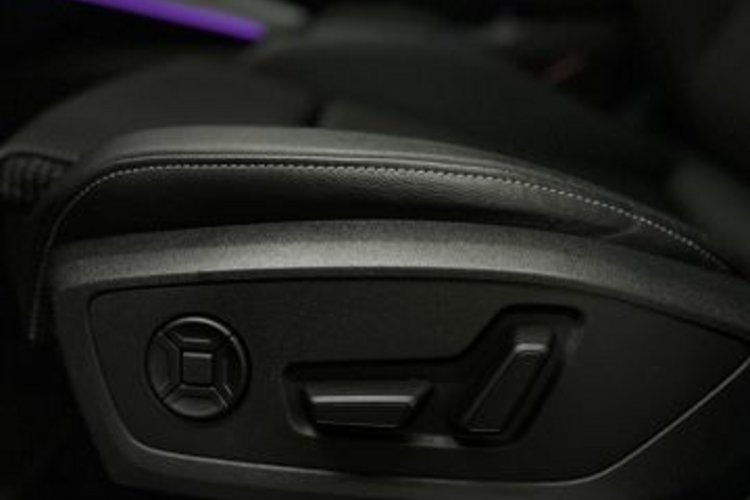 Audi S3 S3 Sportback 2.0 TFSI qu PANO+AKRAPOVIC+MATRIX+