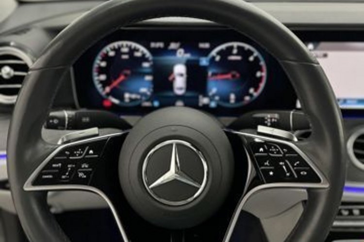 Mercedes-Benz E 220 E 220 d 4M Avantgarde MULTIBEAM+MEMORY+DISTRONIC