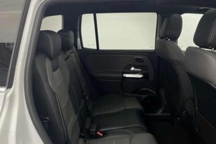 Mercedes-Benz GLB 35 AMG GLB 35 AMG CARBON 4M 7SITZ+PANO+360+HUD+MEMO+