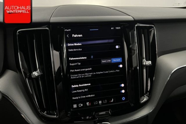 Volvo XC60 XC60 B5 AWD PLUS DARK PANO+GOOGLE+MEMO+KRISTALL+