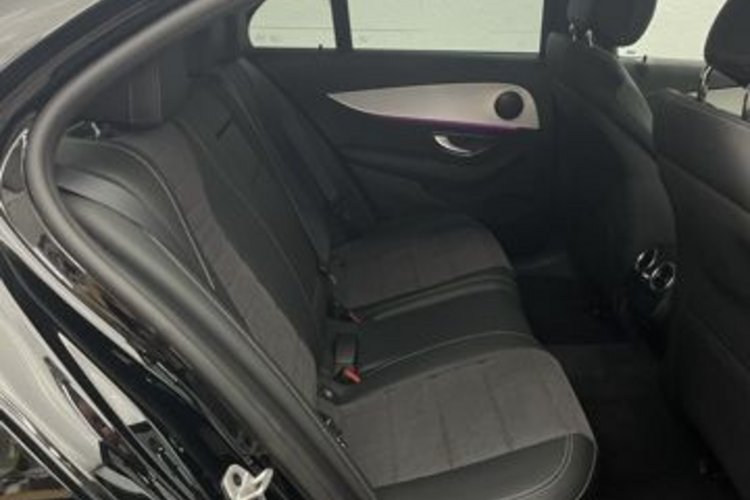 Mercedes-Benz E 300 E 300 e 4M AVANTGARDE LED+MBUX+KAMERA+DISTRONIC+