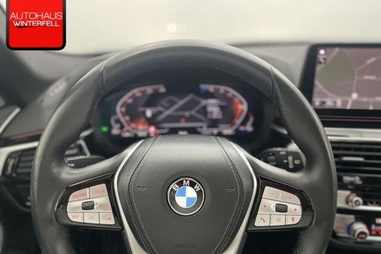 BMW 520 520 d xDrive Luxury Line INDIVIDUAL+PANO+B&amp;W+HUD