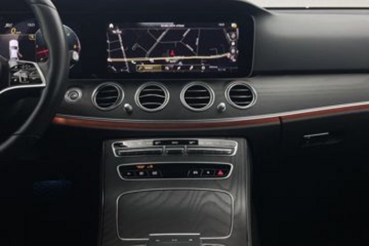 Mercedes-Benz E 400 E 400 d 4M AMG NIGHT MEMO+360+BURMESTER+DISTRO+