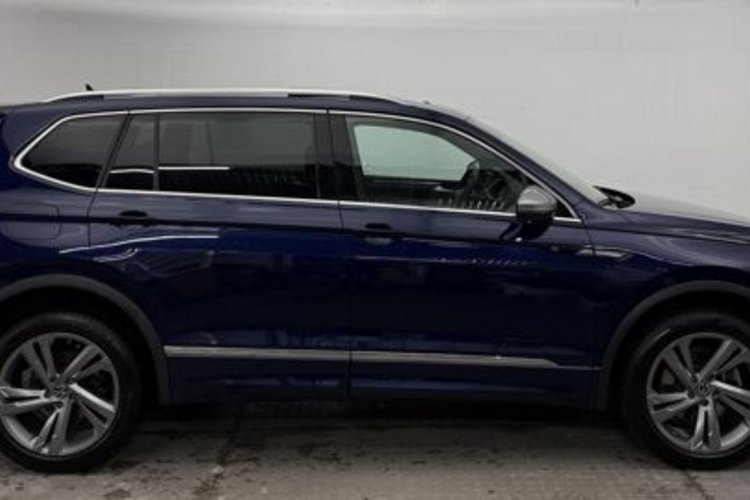 Volkswagen Tiguan Allspace Tiguan Allspace 2.0 TSI 4M R-Line 7SITZ+PANO+AHK