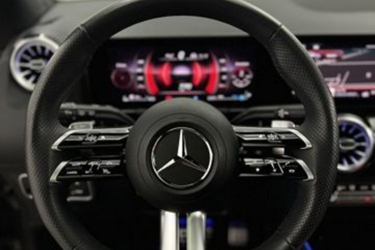 Mercedes-Benz GLA 220 GLA 220 4M AMG ADVANCED PLUS PANO+STANDH+MEMO+