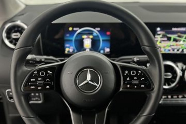 Mercedes-Benz GLA 220 GLA 220 d 4M STYLE AHK+MEMORY+KEYLESS+KAMERA+