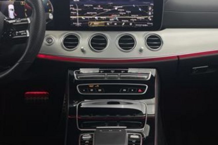 Mercedes-Benz E 300 E 300 de T 4M AMG NIGHT PANO+HUD+BURMESTER+DISTR