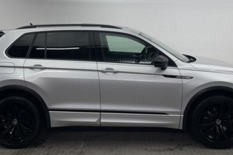 Volkswagen Tiguan Tiguan 2.0 TDI 4M R-LINE BLACK PANO+AHK+STANDH+