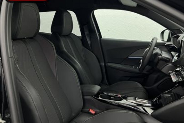 Peugeot 2008 2008 Elektro 136 GT 360+LED+WÄRMEPUMPE+DIGITAL+