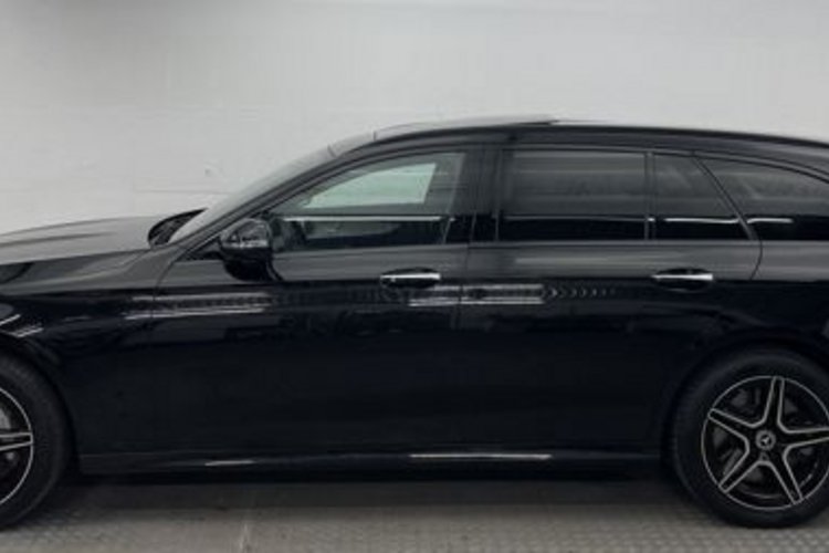 Mercedes-Benz E 300 E 300 de T 4M AMG NIGHT CARBON PANO+AHK+MEMO+