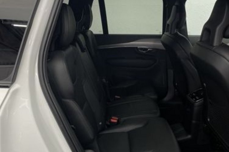 Volvo XC90 XC90 T8 AWD RECH RDesign 7SITZ+AHK+KEYLESS+H/K+