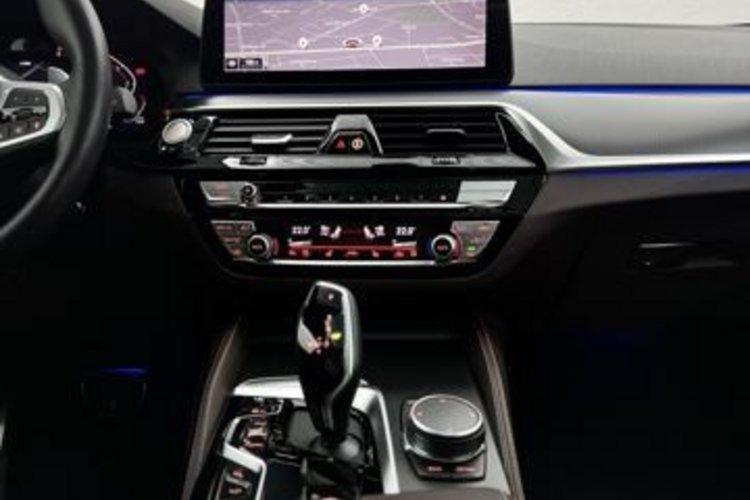 BMW 530 530 d Touring M SPORT PRO PANO+LASER+AHK+STANDH+