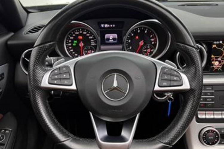 Mercedes-Benz SLC 300 SLC 300 AMG PANO+MEMO+H/K+CARPLAY+AIR-SCARF+