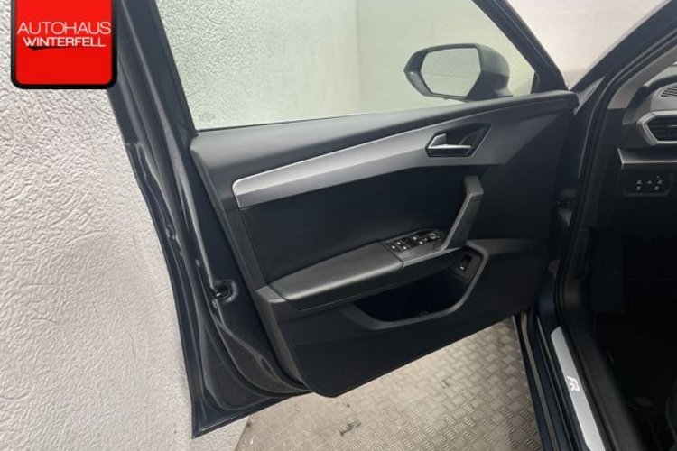 Seat Leon Leon Sportstourer 1.5 eTSI FR STANDHZG+AHK+ACC+