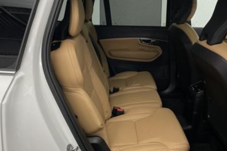 Volvo XC90 XC90 T8 INSCRIPTION RECH AWD 7SITZ+PANO+AHK+MEMO